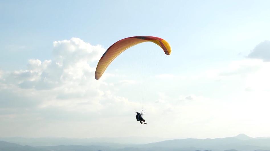 体验滑翔伞运动的炫酷魅力,滑翔伞精彩瞬间