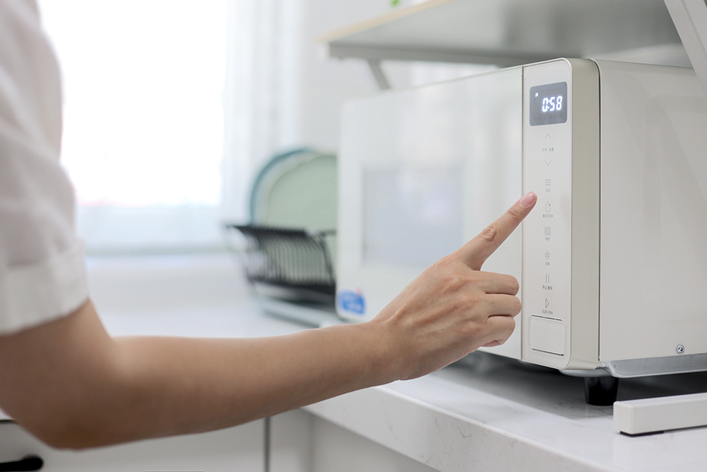 曾红极一时的微波炉，为何如今“存在感”几乎为零？该淘汰了吗？
