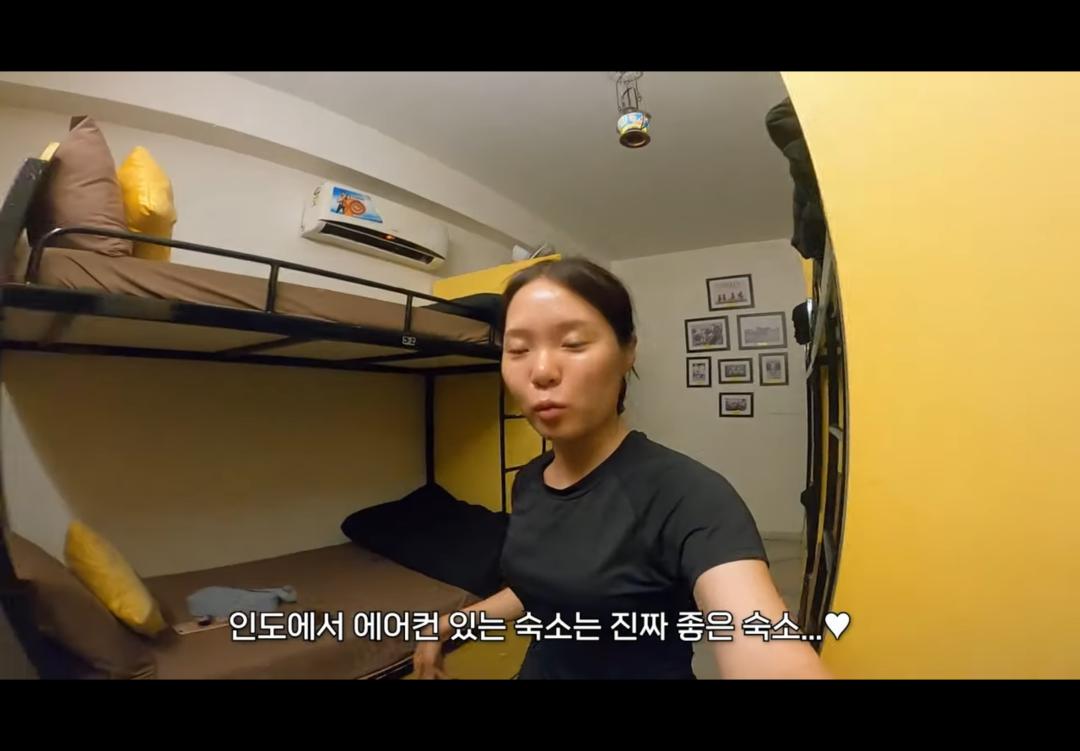 韩国女子单独在印度旅行，被男子跟踪性骚扰，掏生殖器还猥琐微笑