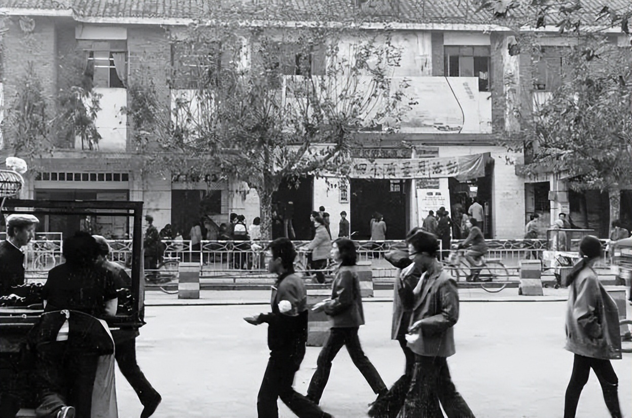 男子出轨染上艾滋,男子出轨染上艾滋病传染一家三口