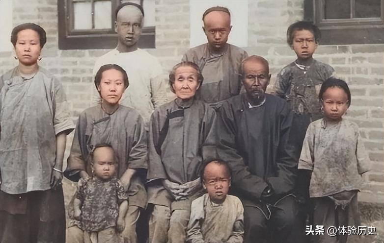 【晚清真实影像】花楼女子丰乳肥臀,30张老照片尽显绝代风华