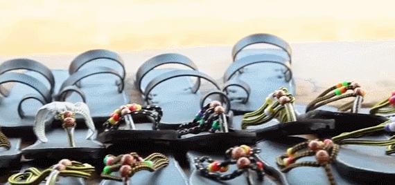 非洲人大量回收我国废旧轮胎，用来做什么？这个生意有多暴利？