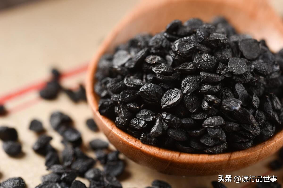 什么食品对眼睛有保健作用,保护眼睛健康不可或缺的三类营养