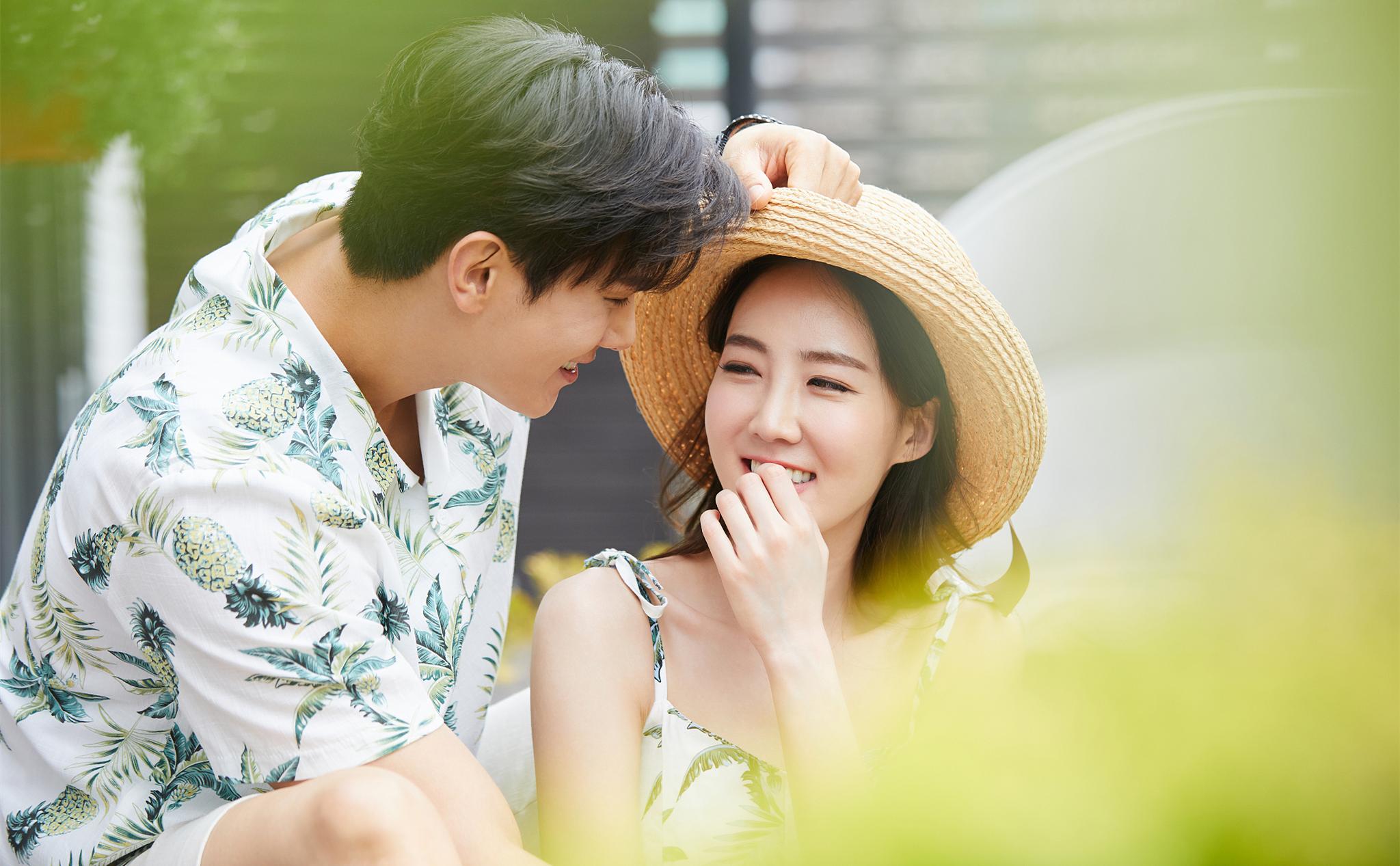 那年，我硬生生的被一个女生灌醉，第二天醒来发现躺在她的床上