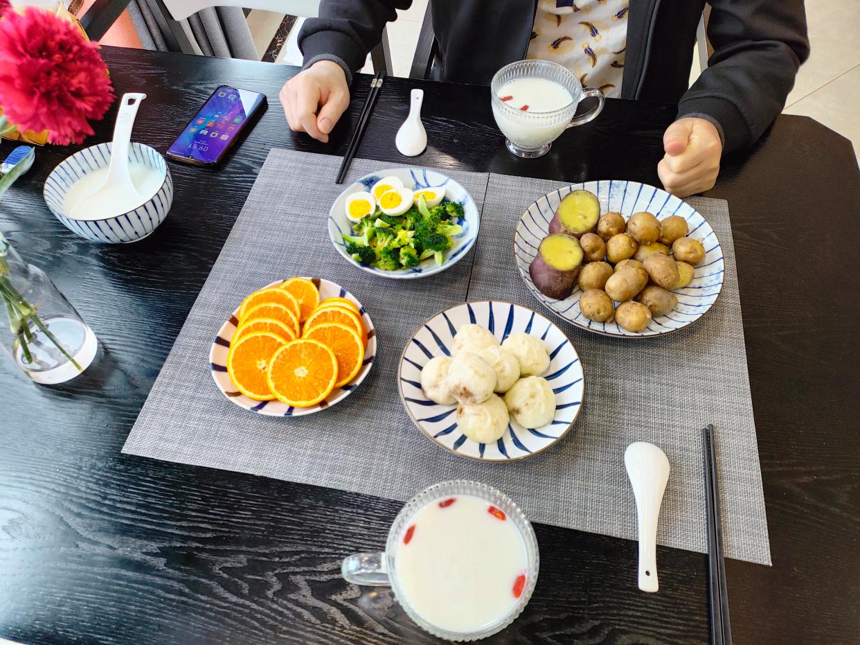 老两口免费早餐,东北老两口的早餐