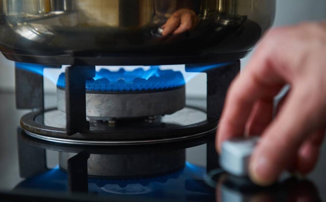 燃气灶不买玻璃面板买什么,燃气灶不买铜盖的吗