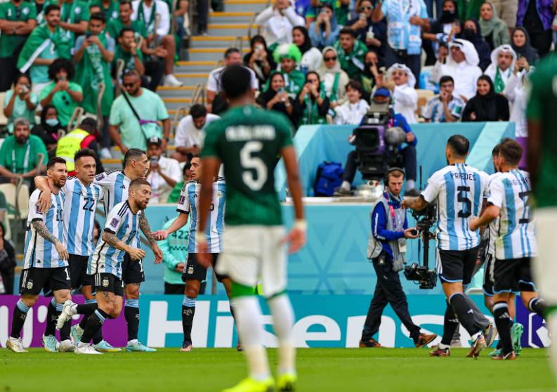 迪马利亚梅西最后时刻仍想出战,梅西与迪马利亚从三连亚到三连冠