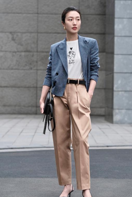 内搭西装搭配什么裤子好看,宽松西装外套怎么搭配牛仔裤好看