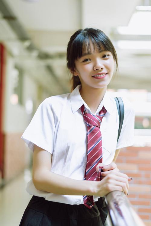 怎么和女孩子聊天沟通的技巧,如何和女生聊天沟通技巧和方法