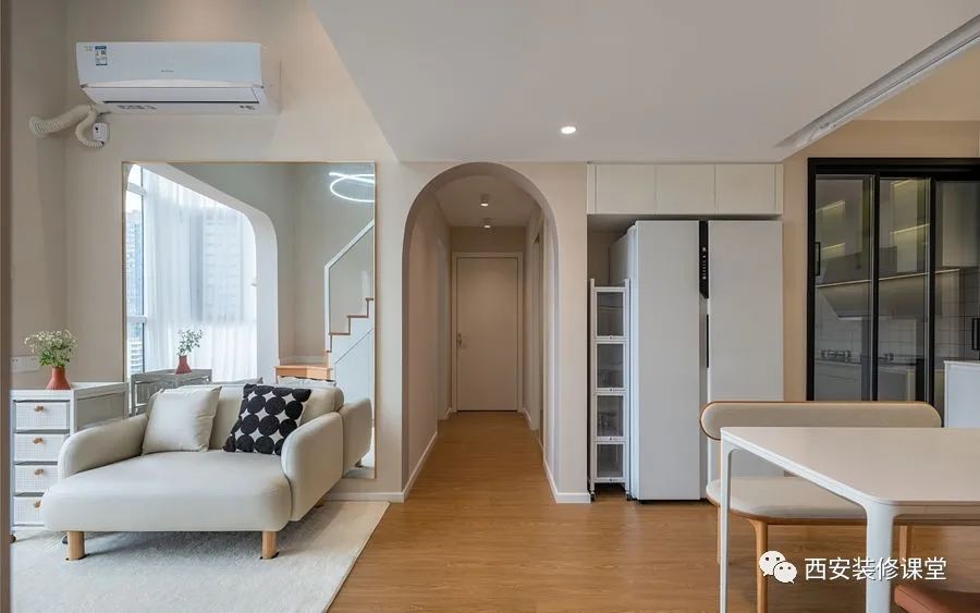 80㎡老旧小复式，变身奶油三口之家