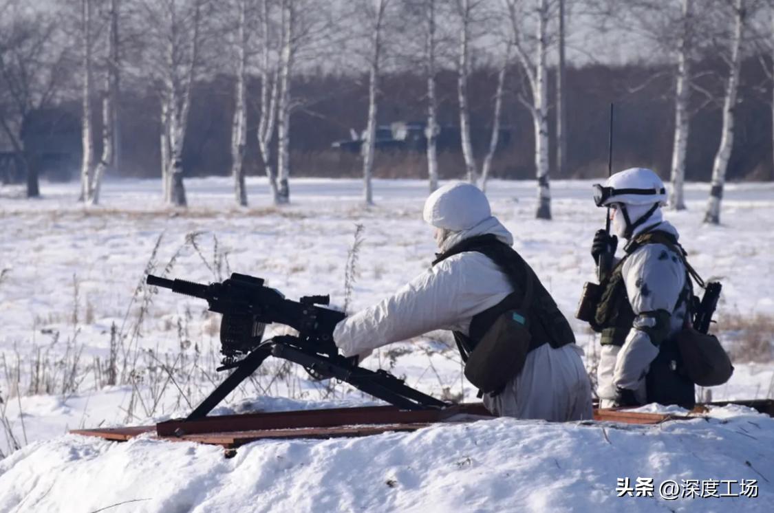 伏击俄军机枪手忍痛还击,火力伏击