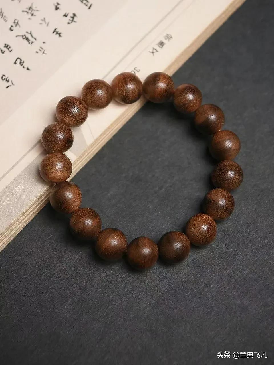 加里曼丹沉香108颗手串怎么配,正宗加里曼丹沉香手串低品质