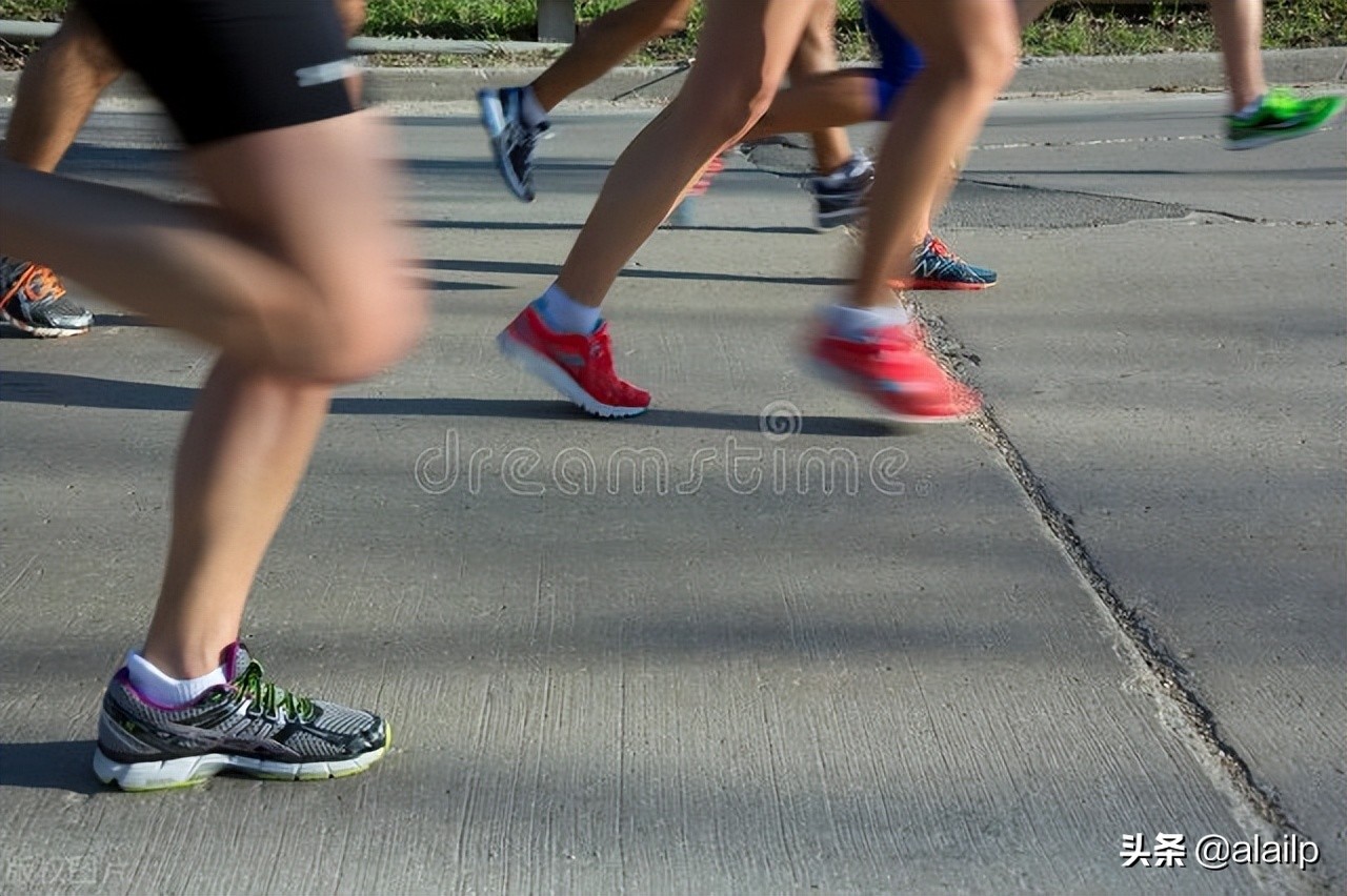 膝盖跑步受伤的症状有哪些,膝盖受伤后重新跑步注意事项