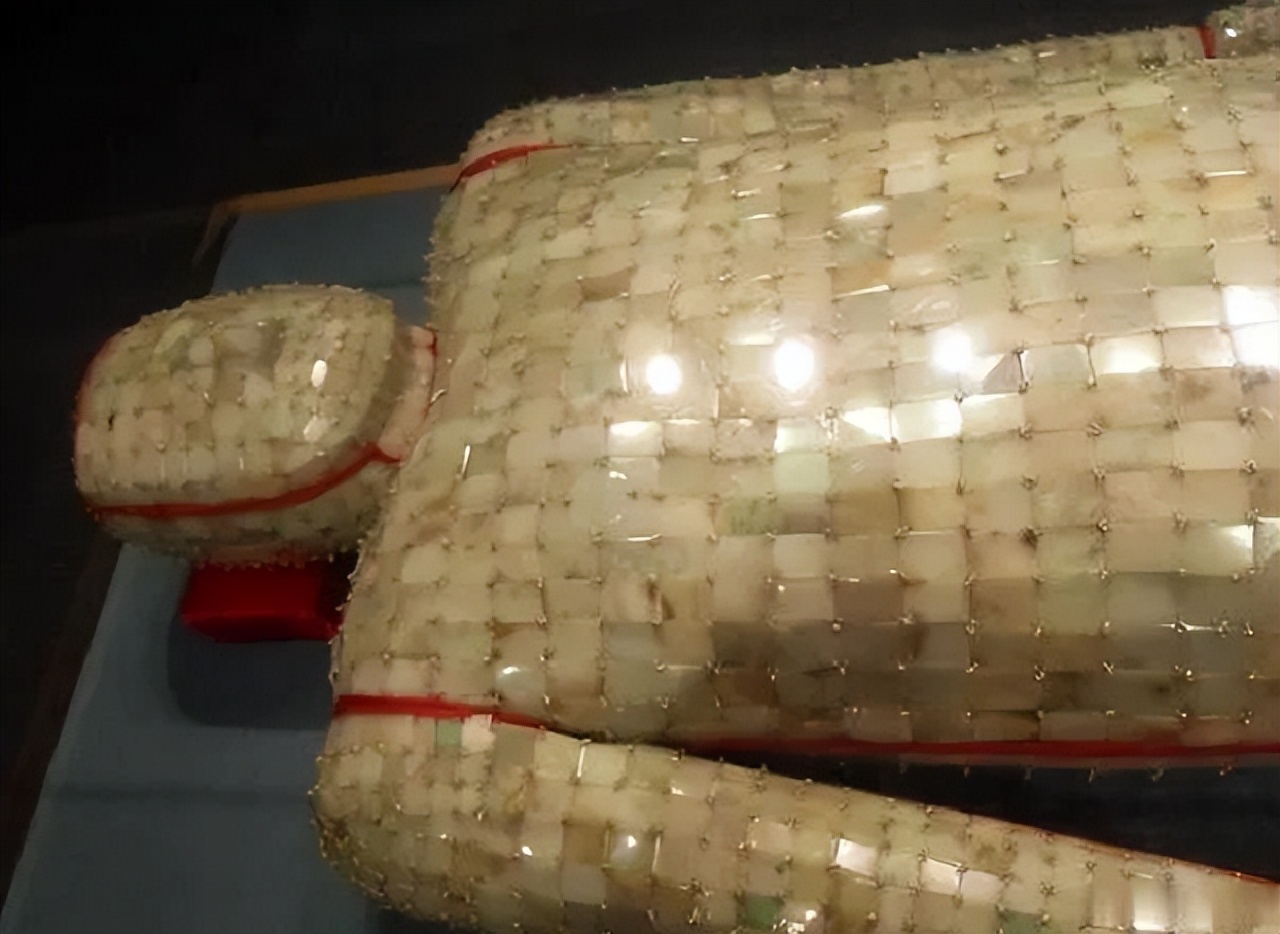 花2万伪造金缕玉衣专家称价值24亿,伪造的金缕玉衣从银行骗贷67亿