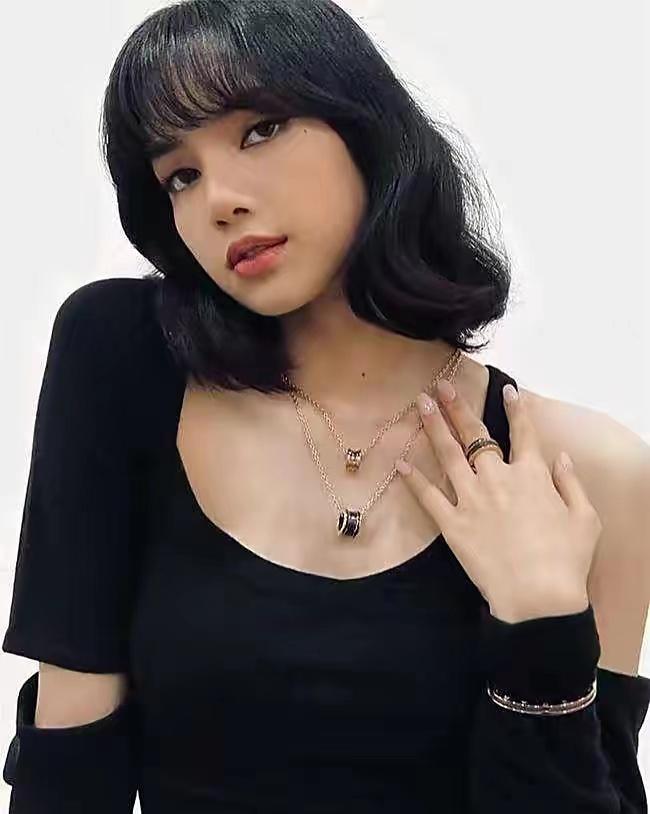 “人间芭比”Lisa：靠一个动作成顶流巨星，年仅20岁坐拥过亿身价