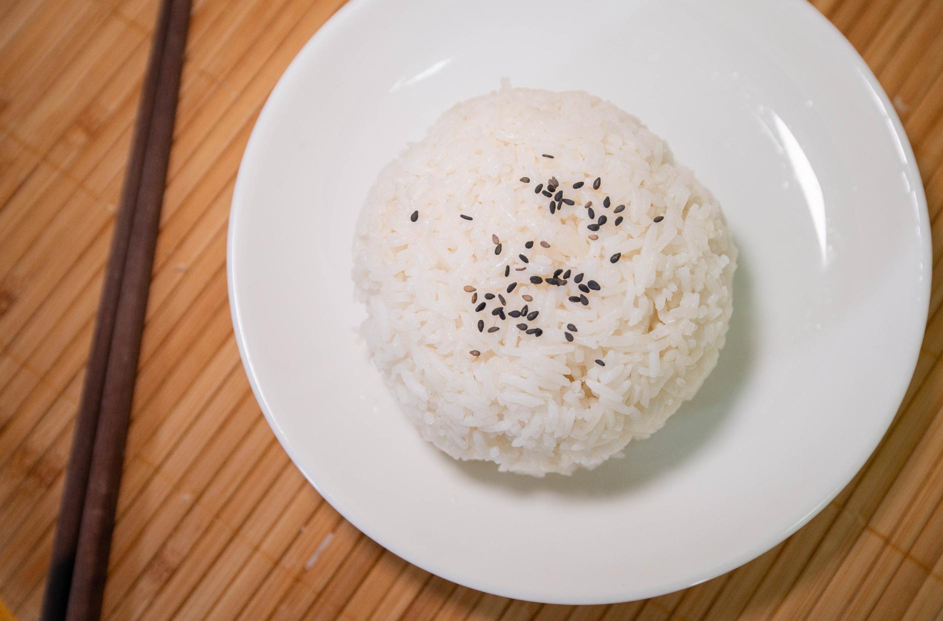 米饭煮的好和电饭煲有关系么,煮了5天的米饭还能吃吗