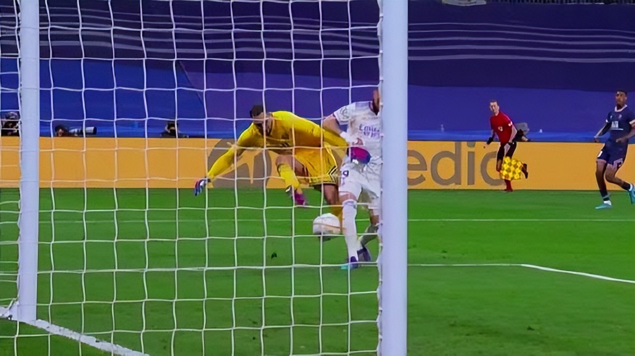 谁是下一位,门将巨大失误本泽马