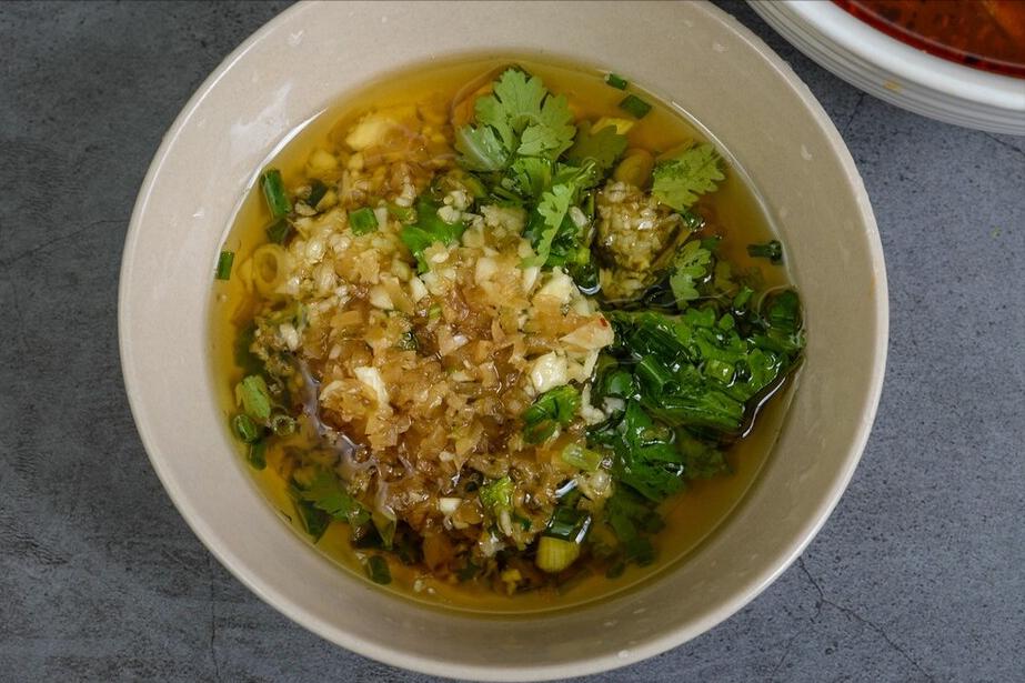 不辣万能凉拌菜的料汁怎么做,不辣的万能凉拌料汁做法