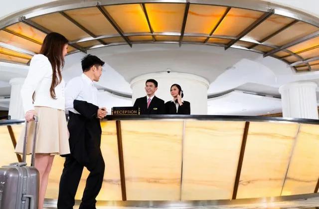 男女住酒店违法吗,男女自愿同住酒店合法吗