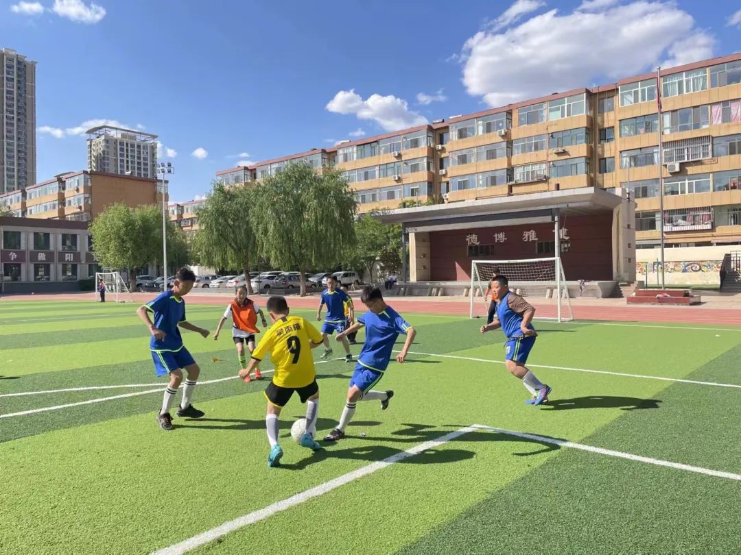 驰骋绿茵场放飞足球梦,包头市青山区哈达道小学校长杯足球赛闭幕