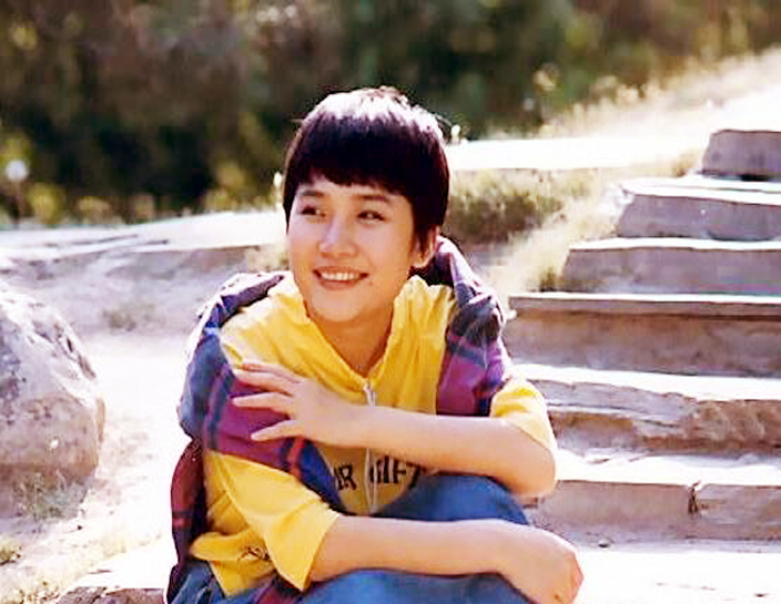 李娜出家后生活现状,李娜出家25年老母亲陪她住寺庙