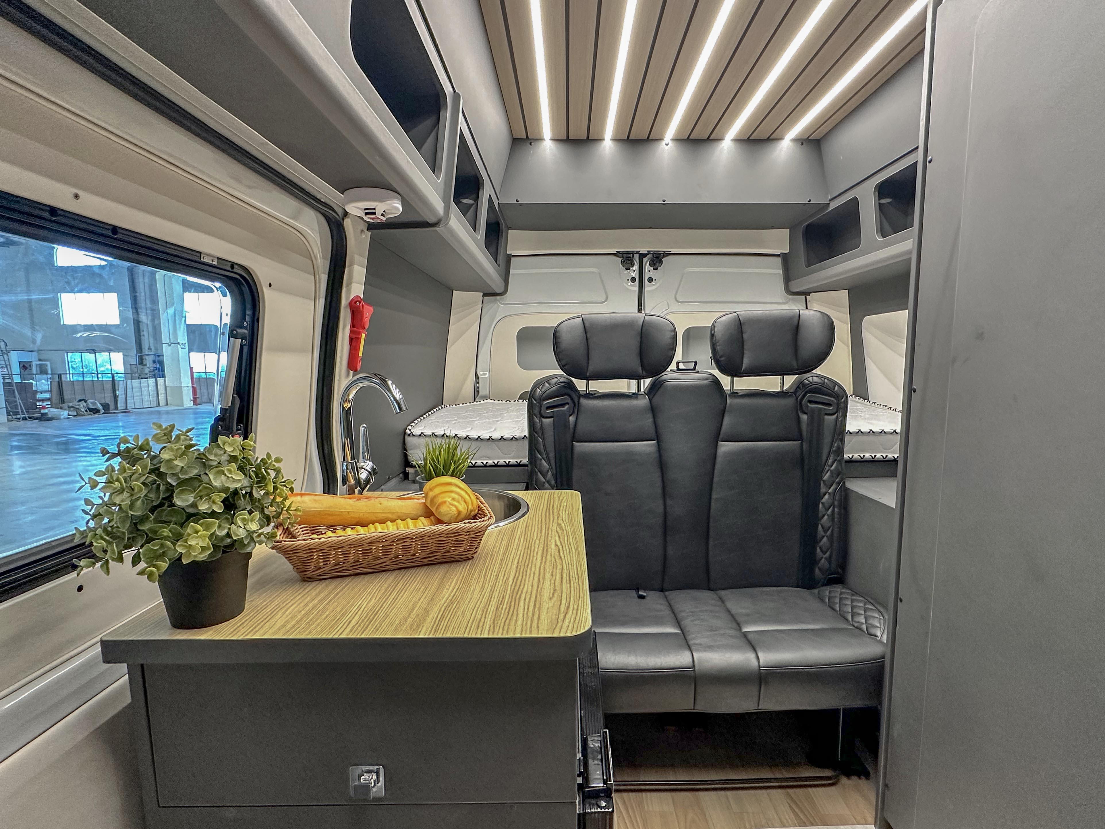 国内能买到的vanlife风格房车,vanlife升顶大床房车最新款