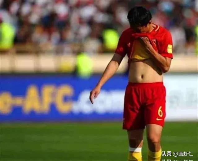 世界杯感慨国足,世界杯国足球迷采访