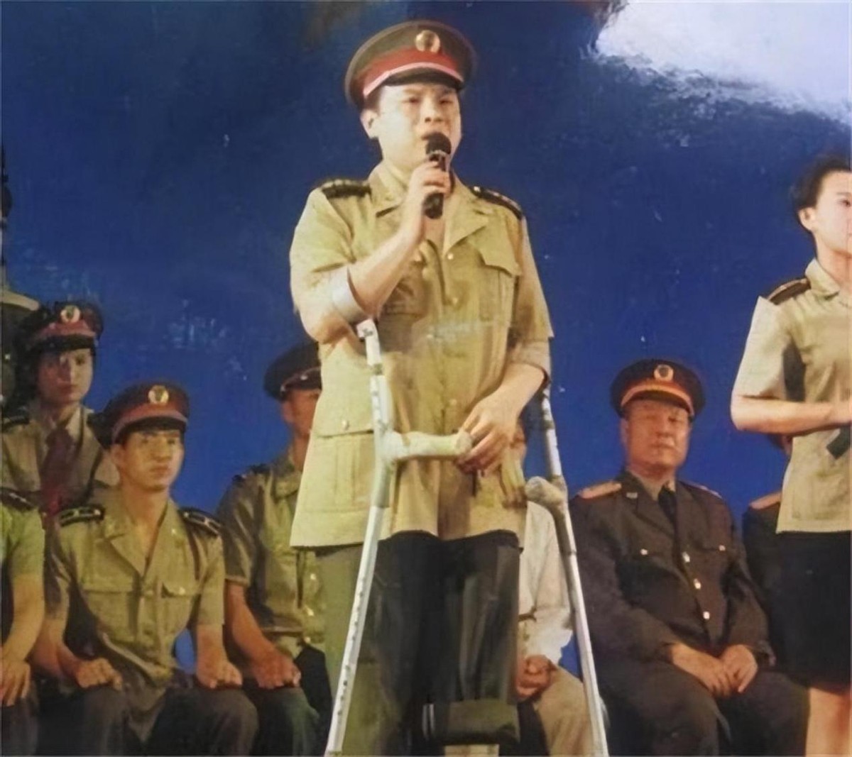 独腿英雄徐良，1987年登上春晚红极一时，后因谣言闹得妻离子散