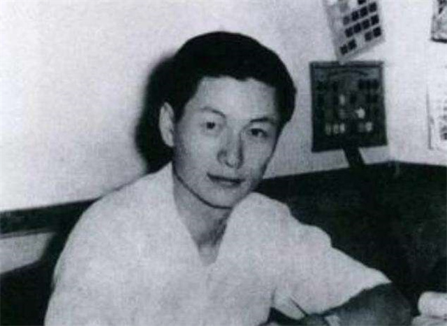 辛格浩：白手起家赚千亿，89岁还让26岁女星服务，95岁迎牢狱之灾