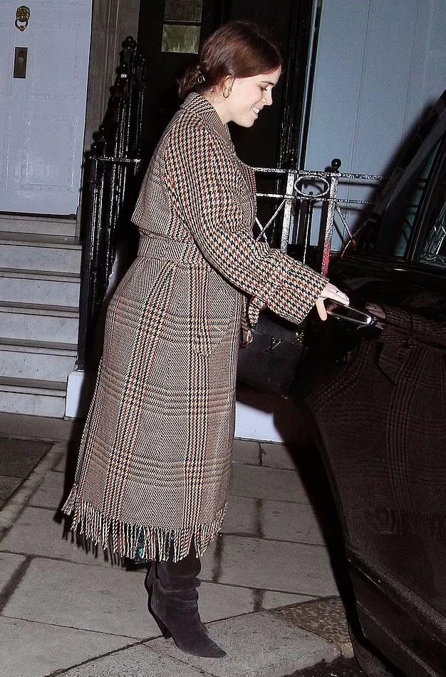 英国公主素颜走街,英国公主打扮