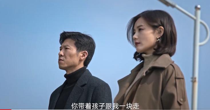 《狂飙》孟钰包包15万，安欣一件风衣2万块，果然影视剧中无穷人