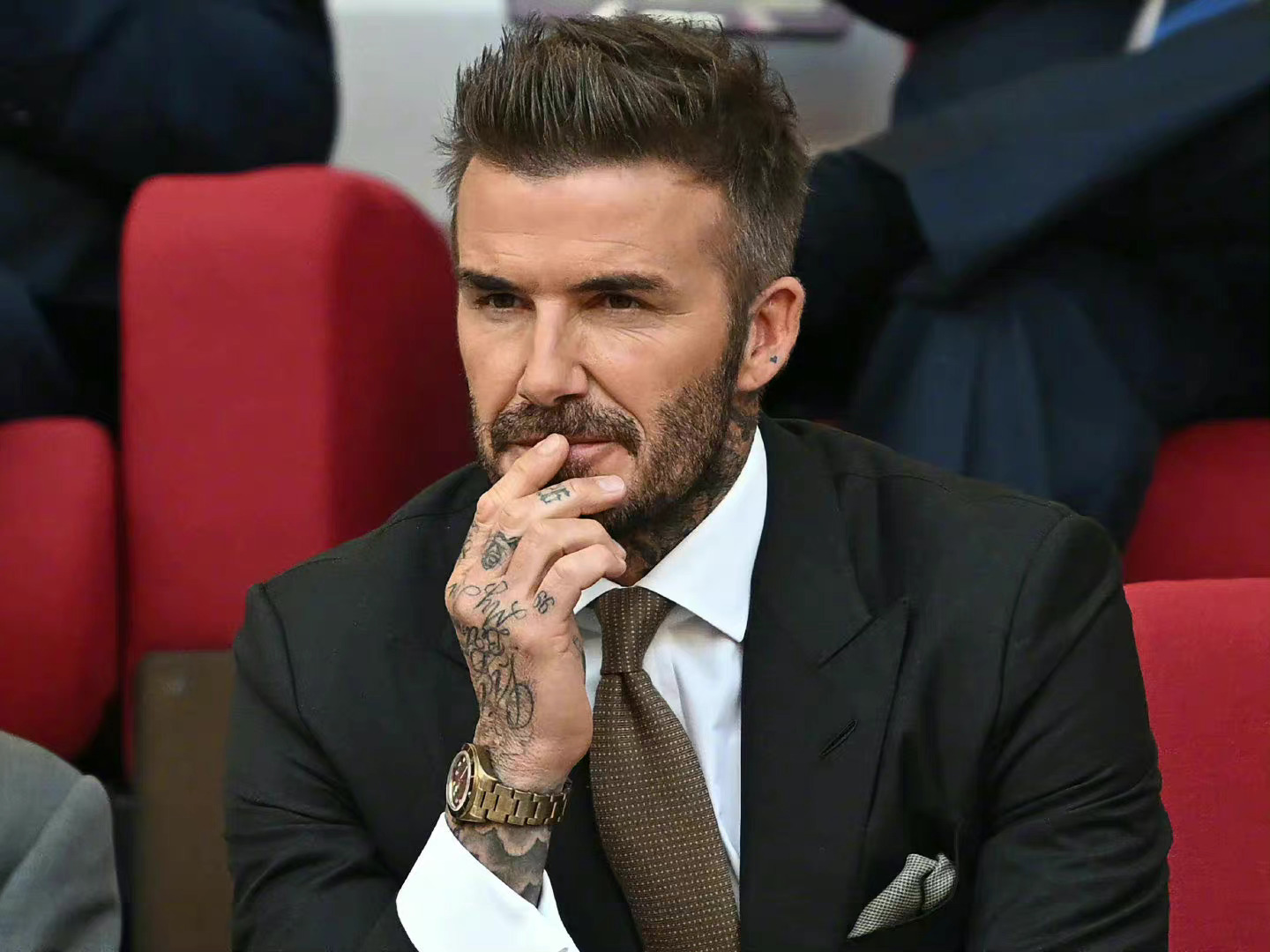 贝克汉姆婚内多次出轨,梅西和c罗和贝克汉姆