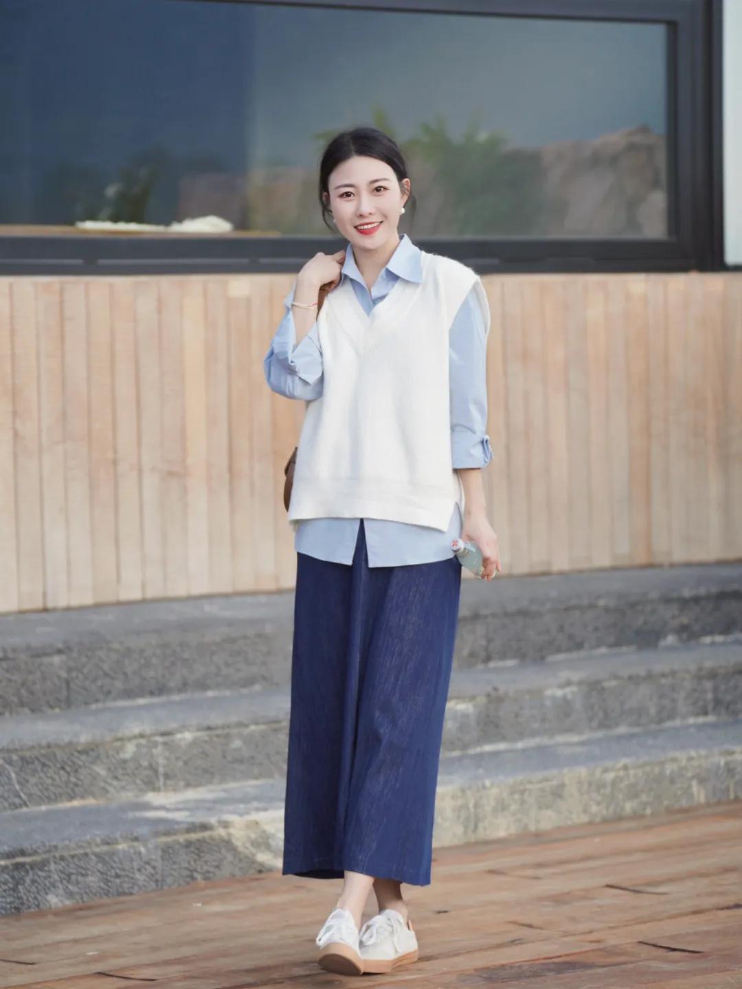 什么样的针织衫搭配半身裙好看,今年最流行的针织衫搭配裤子整套