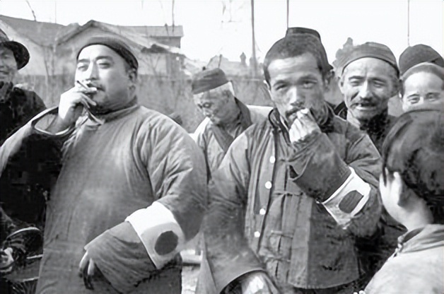 八路军科长被俘，假意娶汉奸之女，晚上试探出了姑娘的隐情