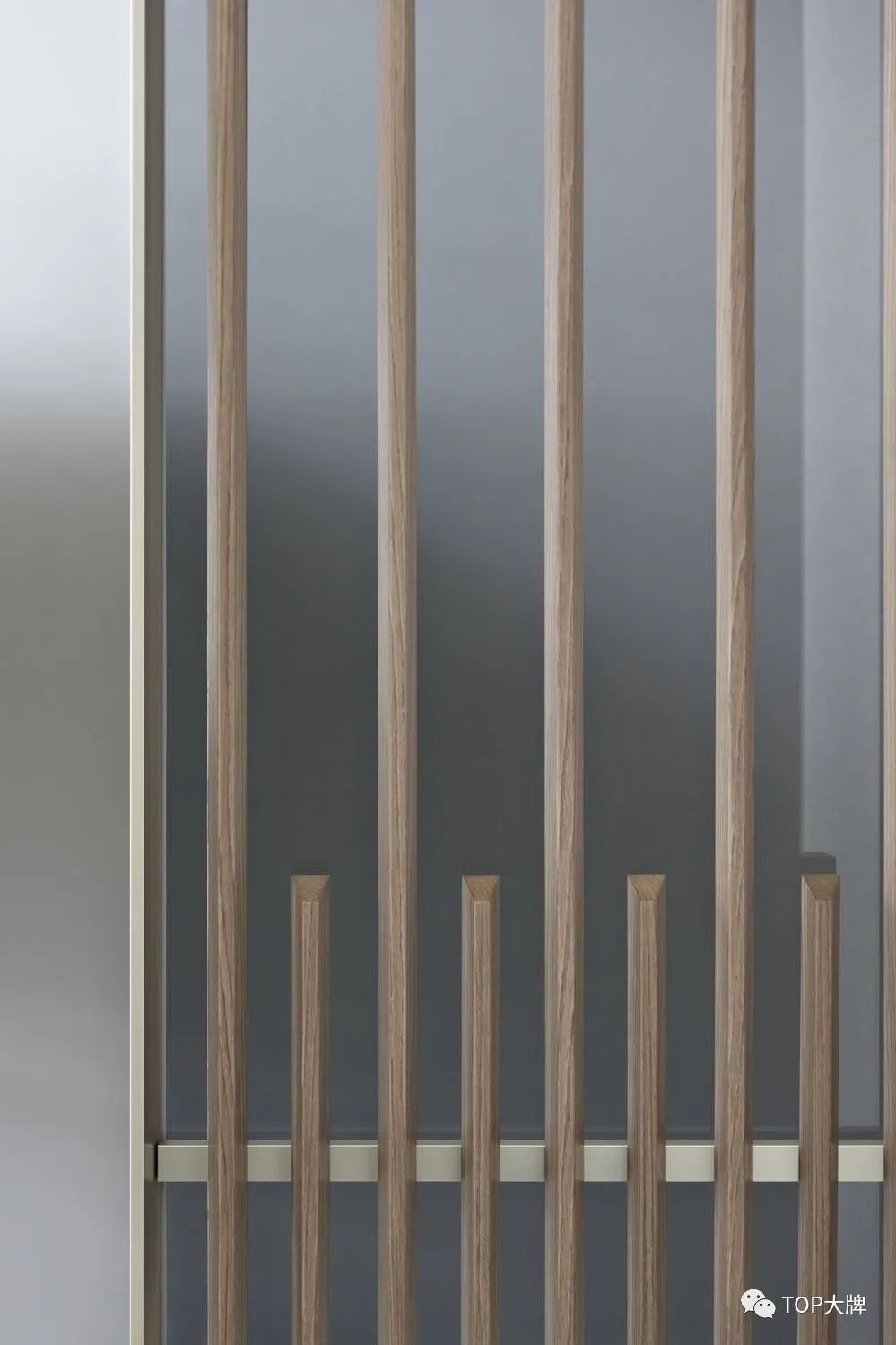 意大利轻奢顶级卧室门,意式轻奢风格隐形门