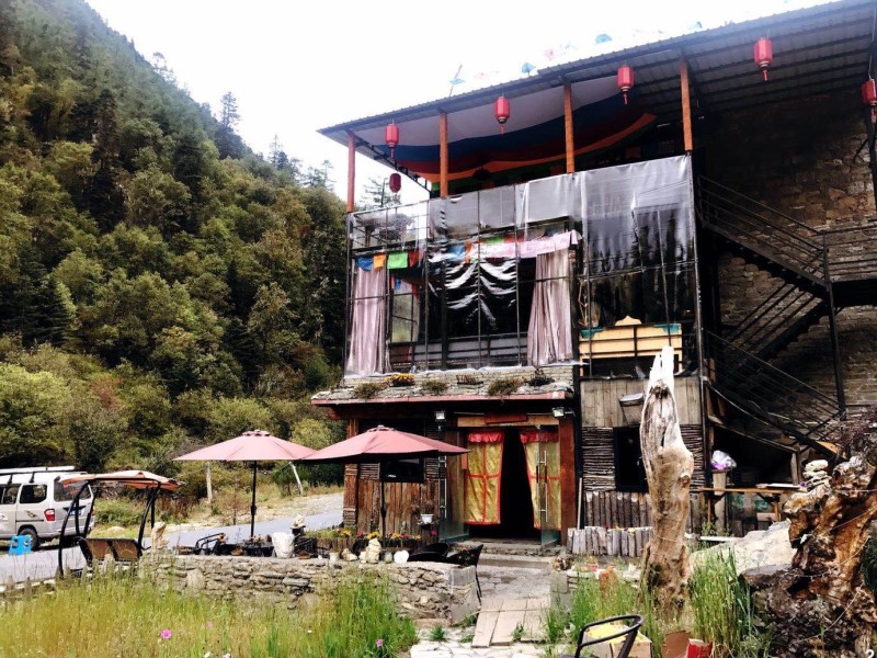 稻城亚丁攻略3-4天消费,稻城亚丁建议自己去还是跟团