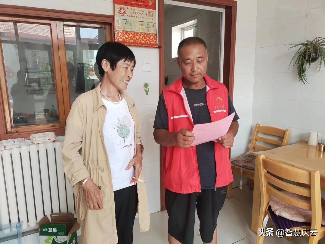 社区开展反食品浪费法宣传,加强反食品浪费宣传