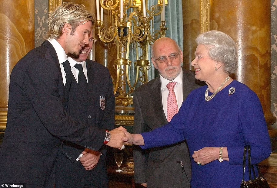 贝克汉姆英国女王哭泣,贝克汉姆悼念弗格森