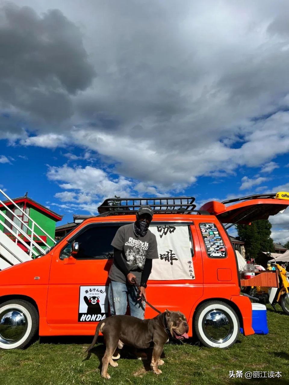 00后小伙摆摊卖咖啡,00后小伙到30个城市卖咖啡