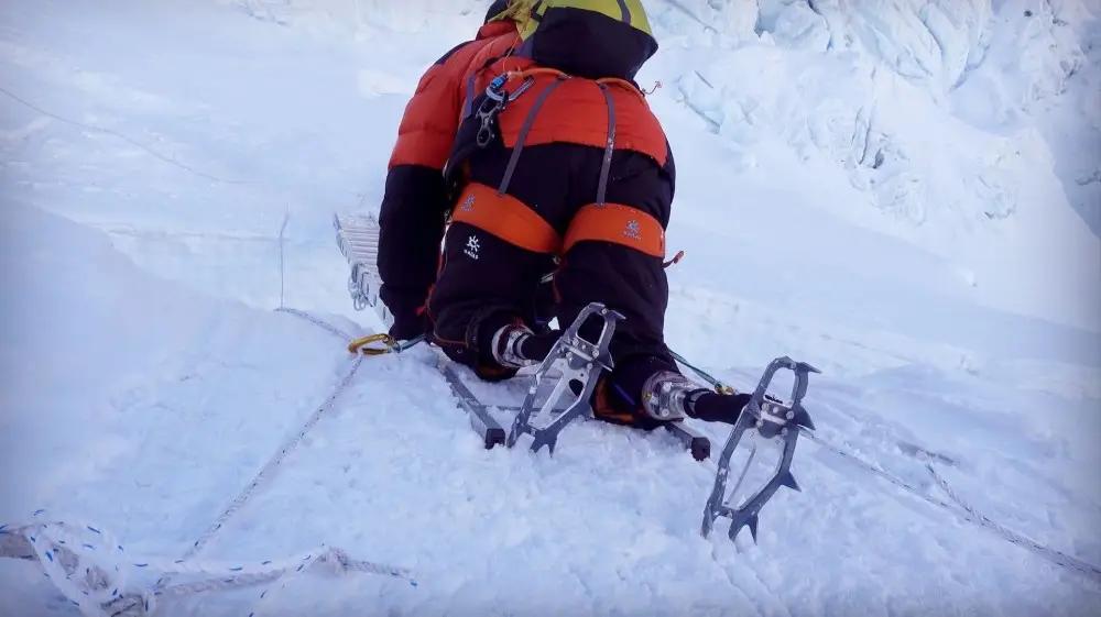 六旬大爷讲述因登珠峰失去双腿,无腿老人勇攀珠峰
