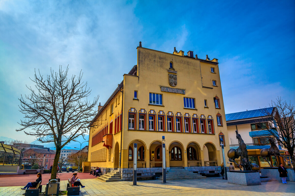 海岸线6000公里的国家,摩纳哥的国土面积与人口