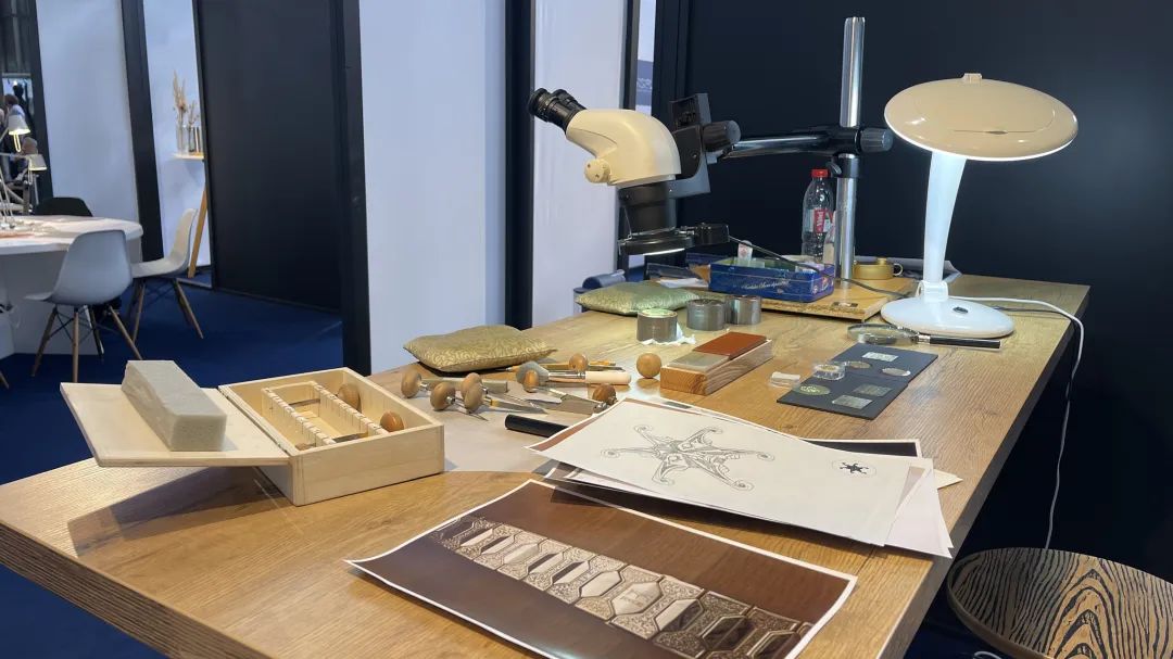 时隔3年又来日内瓦珠宝展大寻宝，竟然还见到了JAR真身！