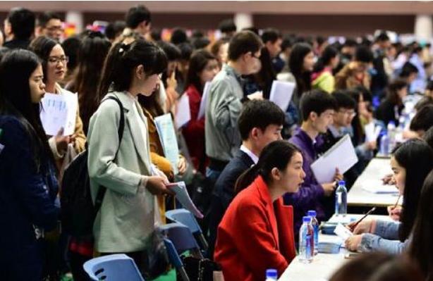 “我当过学生会主席”，毕业生自认优秀，面试官的话令他无言以对