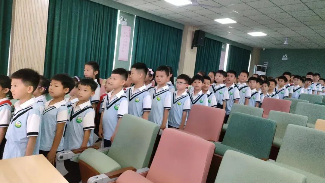 小学关爱学生幸福成长,小学低年级期末无纸测试活动