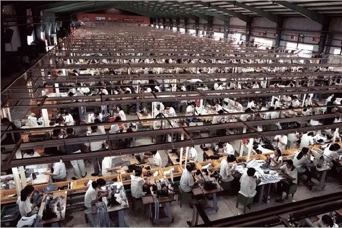 苹果下跌尽显颓势,苹果暴跌1.7万亿