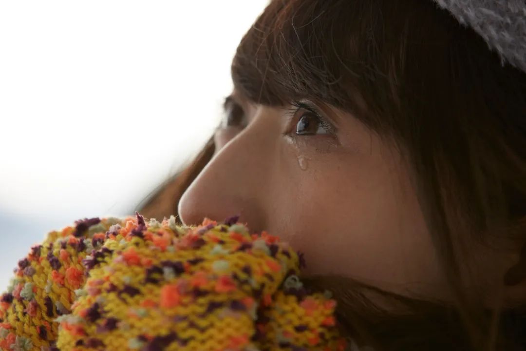 老人临死前为什么会流眼泪,人在临死为何会流眼泪