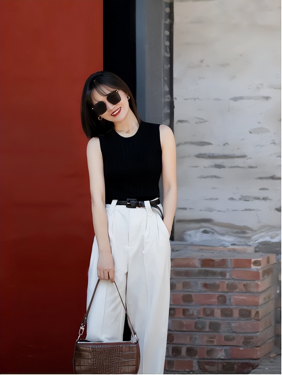 春夏流行的白裤子5种穿搭方法，清爽又自在