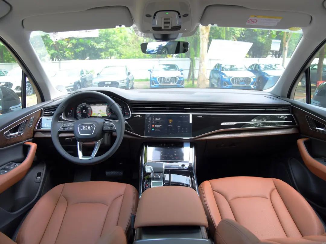 奥迪q7四驱quattro有多强,奥迪q7七座suv3.0t顶配