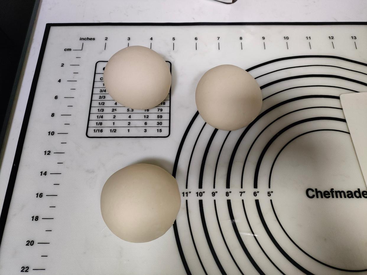 香喷喷的“足球”馒头来了，好吃又好玩，网友：不知从哪里下口？