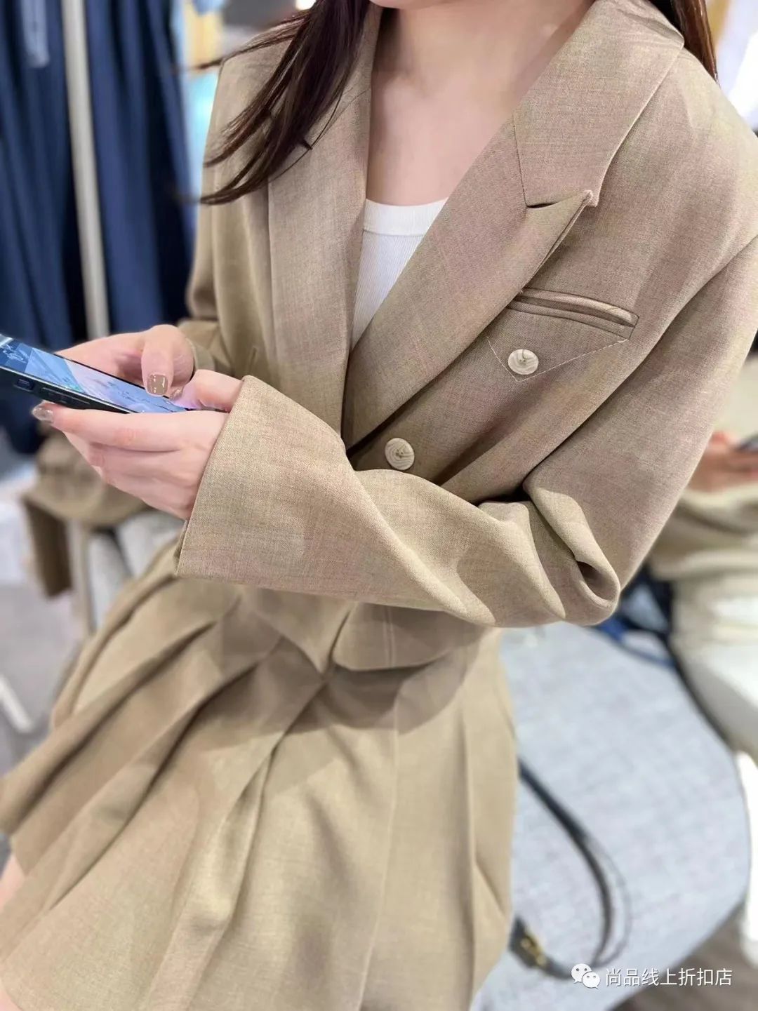 娌櫁渚濈編mohomo鏄搧鐗屽コ瑁呭悧,娌櫁渚濈編2024濂楄